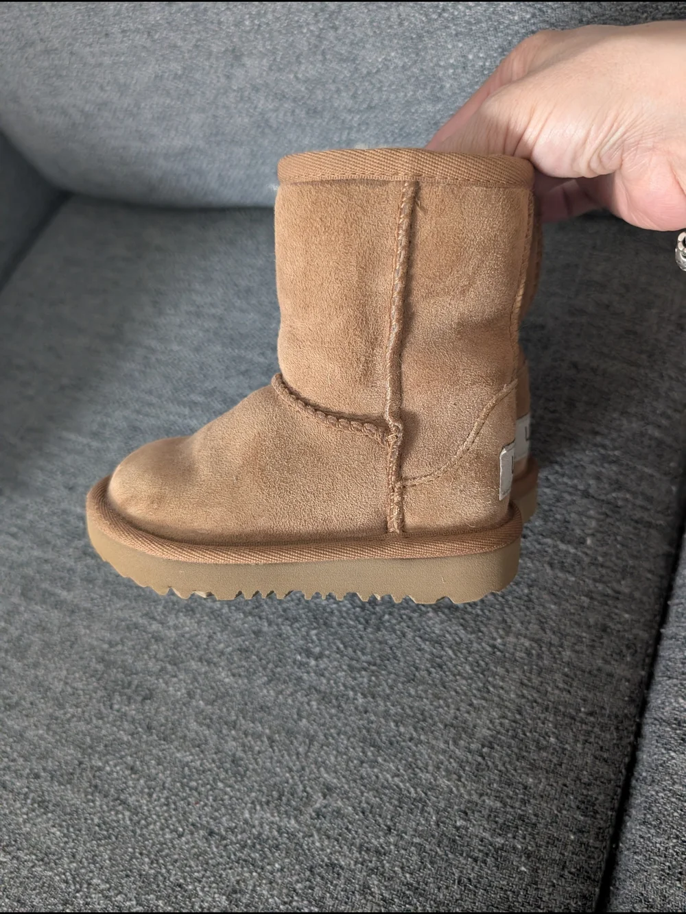 UGG Unisex-Child Classic  Boot
